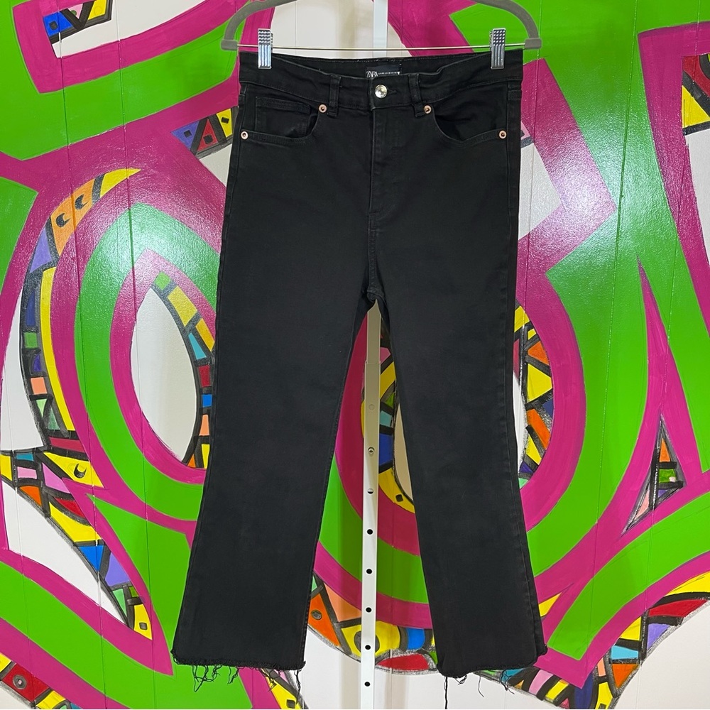 Zara, Black Raw Hem Cropped Jeans. Size 10. In excellent condition!